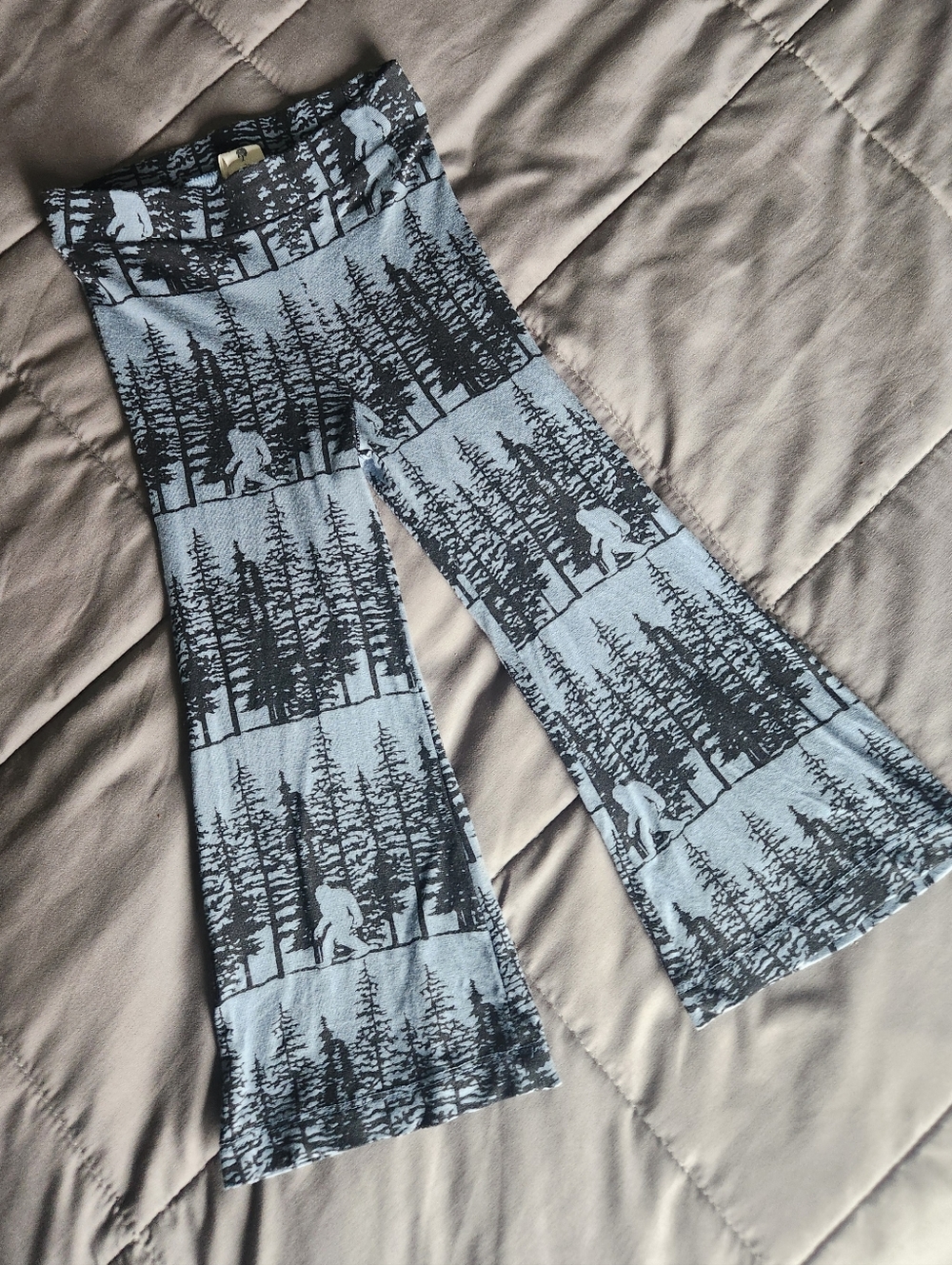 Kate Quinn Sasquatch Pants